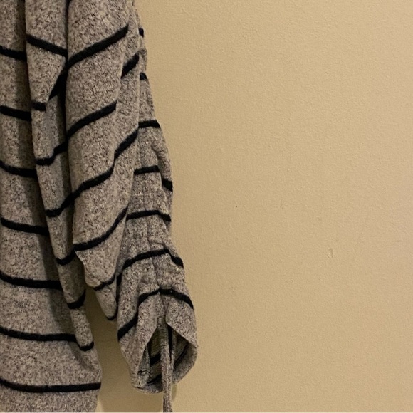 Alchemy Thread Women’s XXL Sweater Top Shirred Sleeve Striped Gray/Black - Picture 5 of 10